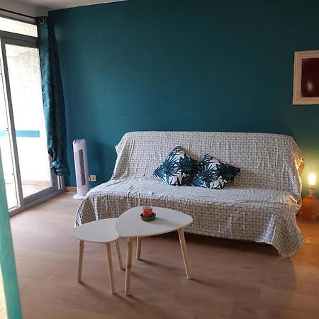 Appartement Avec Agreable Loggia Dans Residence Privee Fréjus Exterior photo